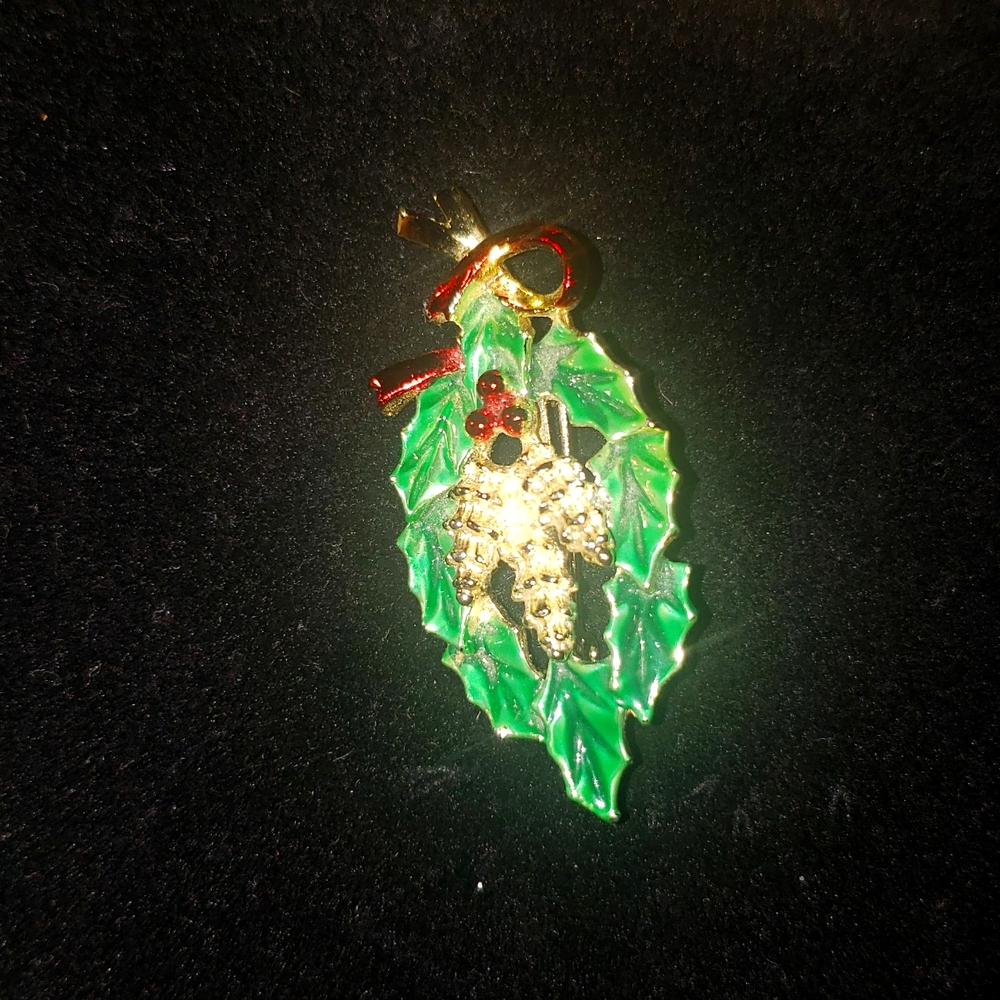 Vintage Gerry's Christmas 70s Brooch